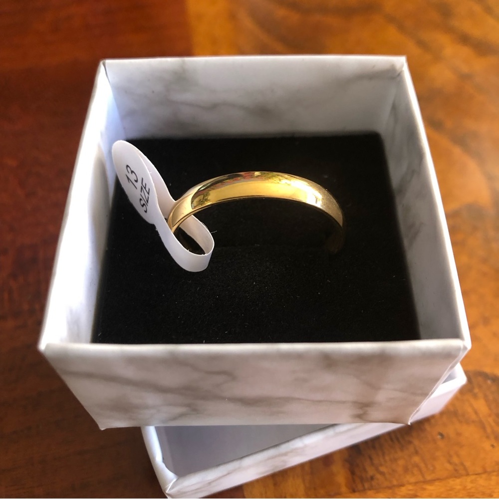Men’s 18kt solid yellow gold 4mm classic dome wedding band NWT 13